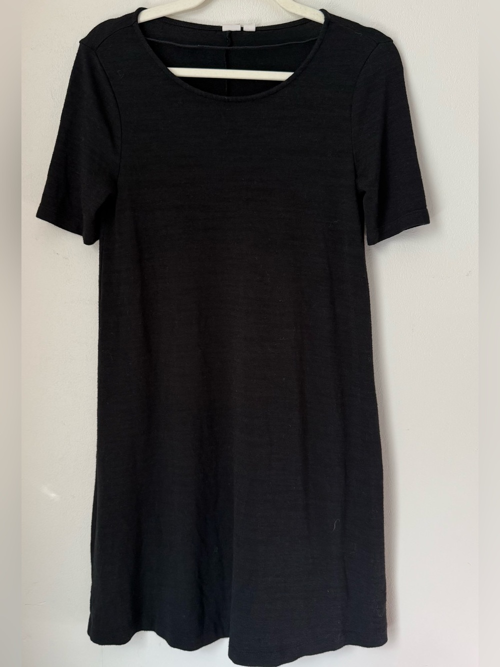 GAP Black Knit Shift Dress Short Sleeve XS Minimalist Casual TShirt Dress